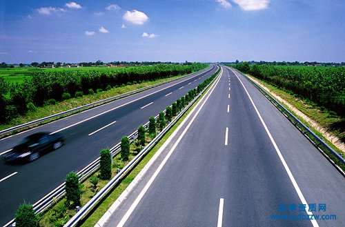 辦理公路工程施工總承包三級資質(zhì)需要哪些材料
